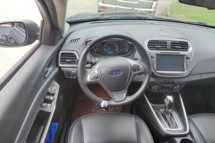 Used Ford Escort 2015 1.5L Automatic Fashion Model