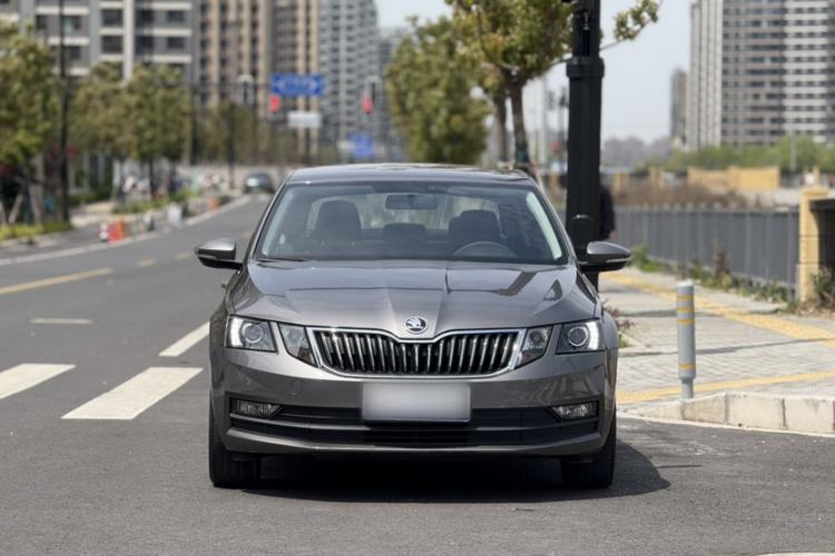 Used Skoda Octavia 2021 1.5L Automatic Comfort Edition Exterior 5