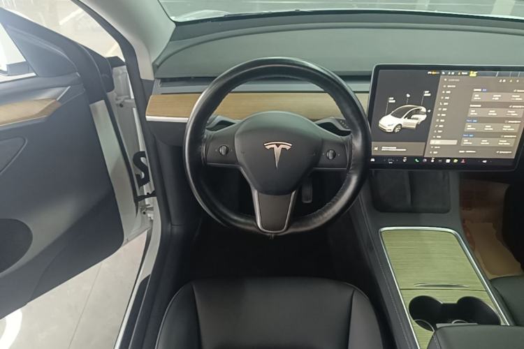 Used Tesla Model Y 2021 Long-Range All-Wheel-Drive Version