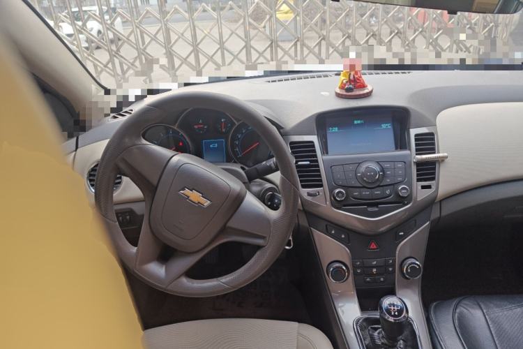 Used Chevrolet Cruze 2015 1.5L Classic SE MT
