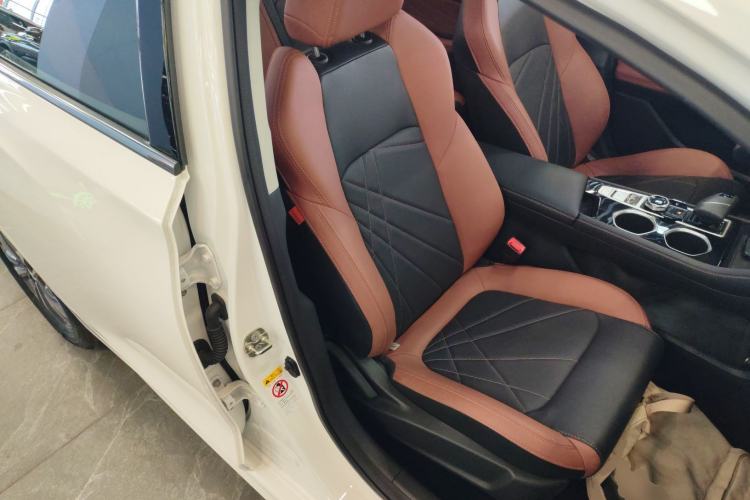 Used CHANGAN Eado 2023 Changan Edition PLUS Blue Whale NE 1.4T GDI DCT Prestige Version
