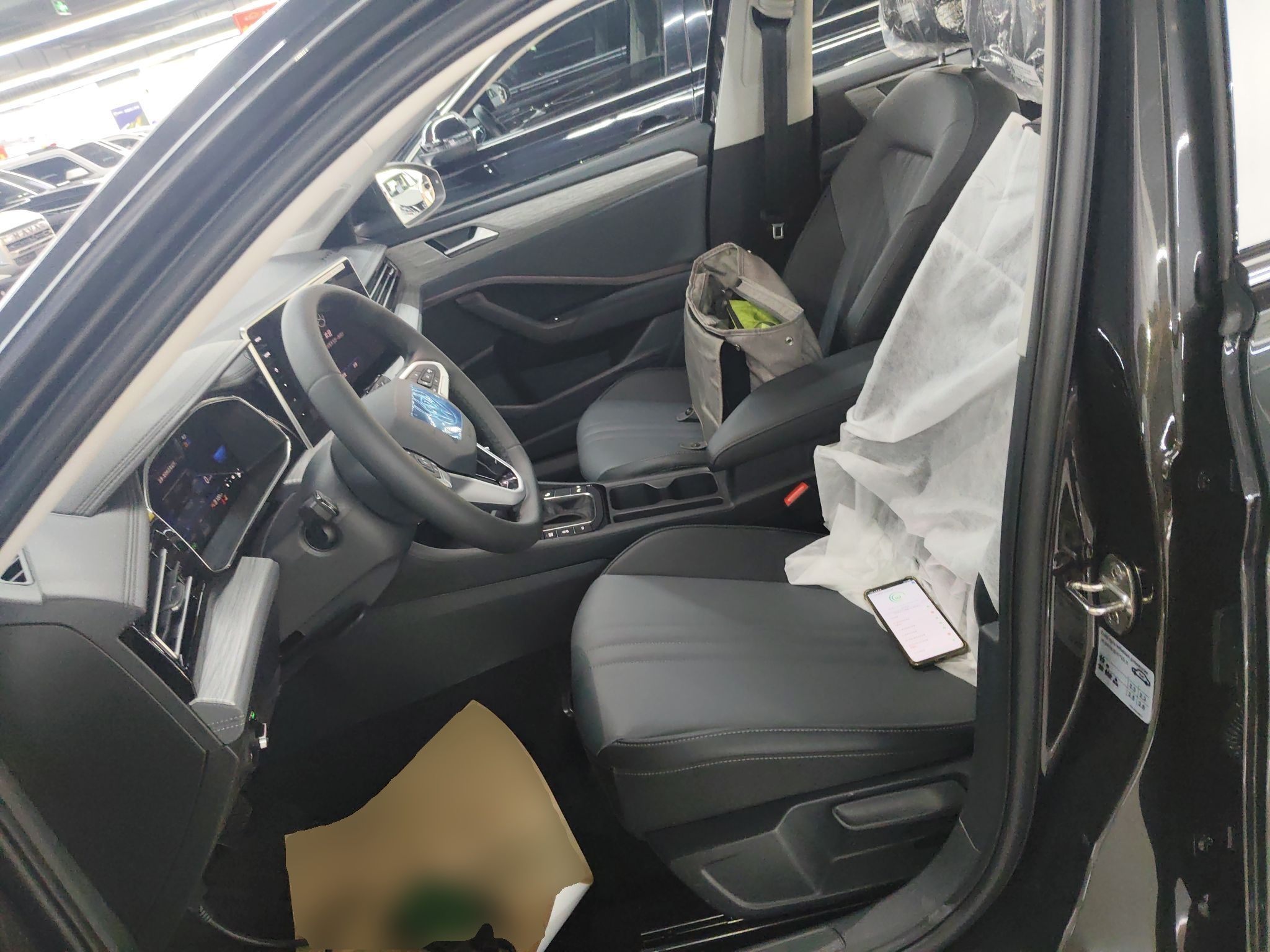 Переднее сиденье в автомобиле