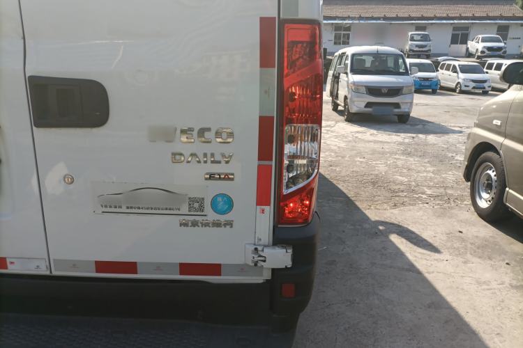 Used Iveco Eurocargo 2021 2.0T Manual - Yunrui Short Wheelbase Low-Roof Side-Sliding Door F1A