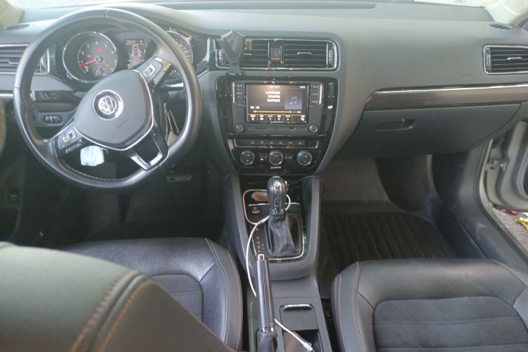 Used Volkswagen Sagitar 2017 230TSI Automatic Luxury Edition