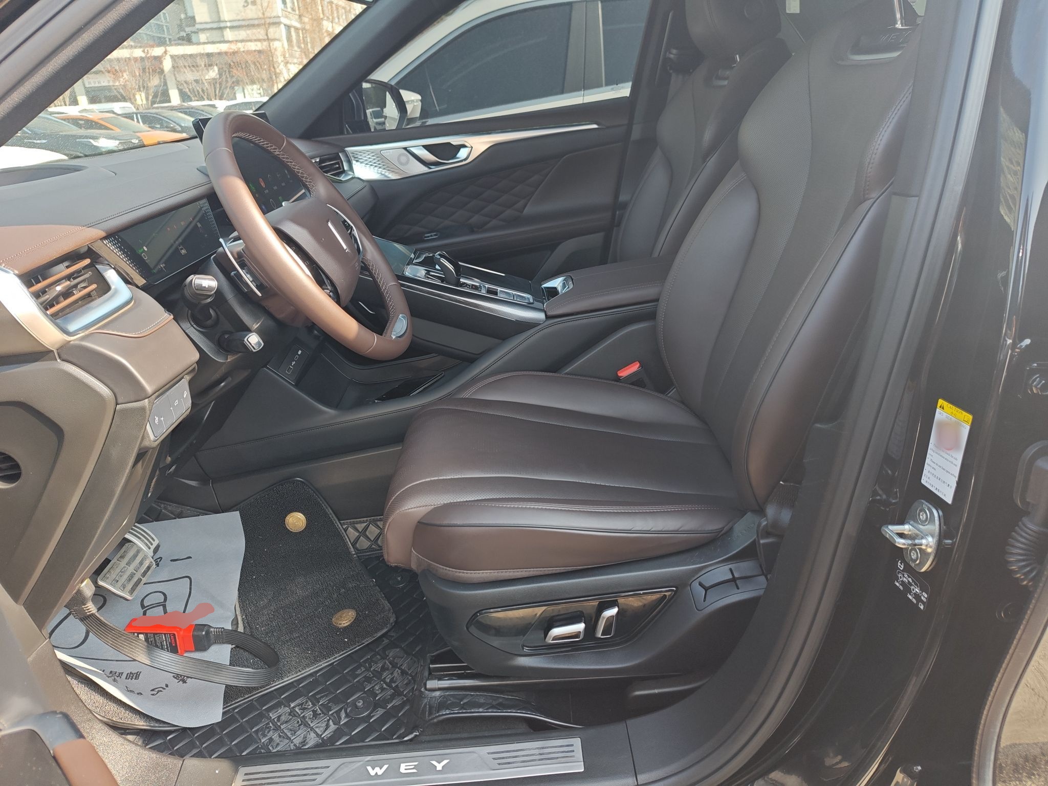 المقاعد الأمامية داخل السيارة