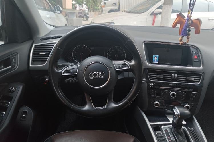 Used Audi Q5 2016 40 TFSI Technology Edition Steering Wheel