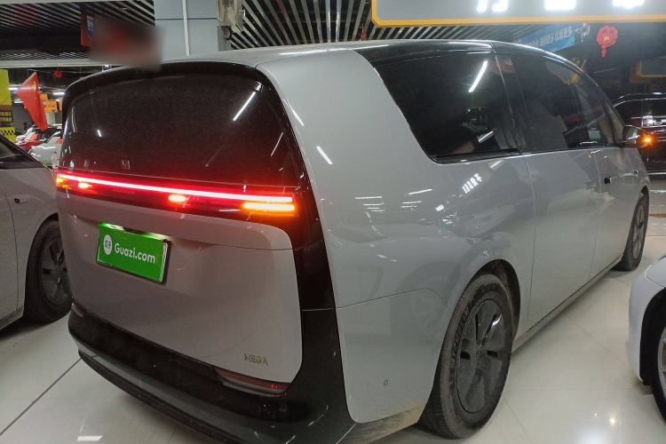 Used Li Auto MEGA 2024 Ultra Model
