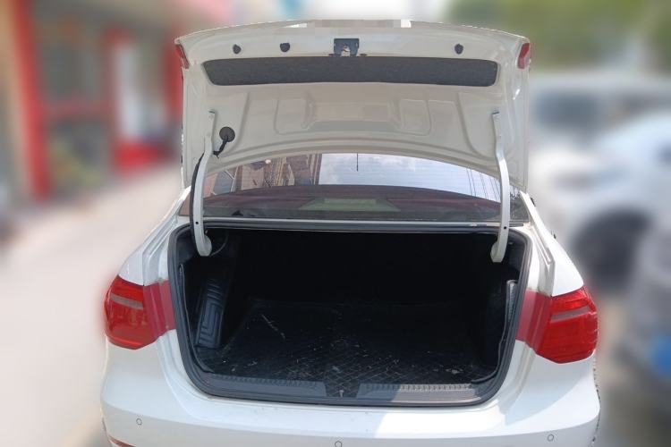 Used Volkswagen Jetta 2015 1.6L Manual Comfort Model