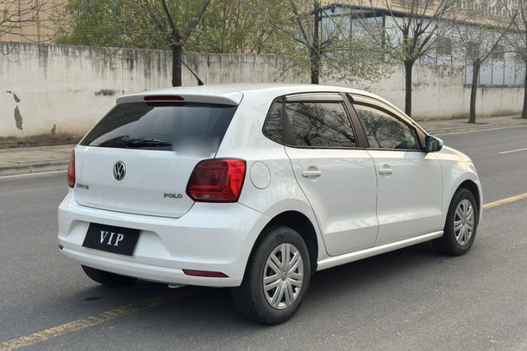 Used Volkswagen Polo 2016 1.4L Manual Fashion Model