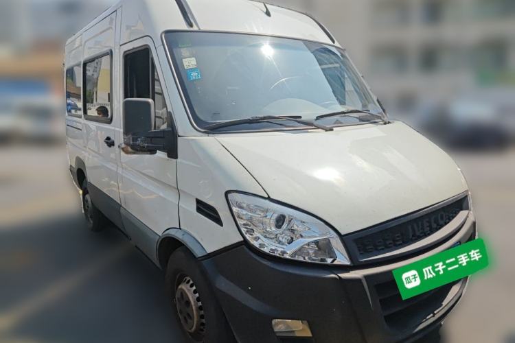 Used Iveco Power Daily 2017 2.5T Deluxe A32 Mid-Roof 5-7 Seater 47Z5 Passenger Van