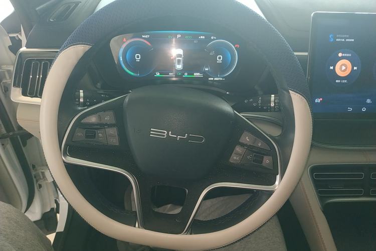 Used BYD Song PLUS New Energy 2024 HONOR Edition DM-i 110km Flagship PLUS
