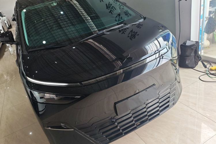 Used XPeng X9 2024 702 Ultra-Long Range Pro
