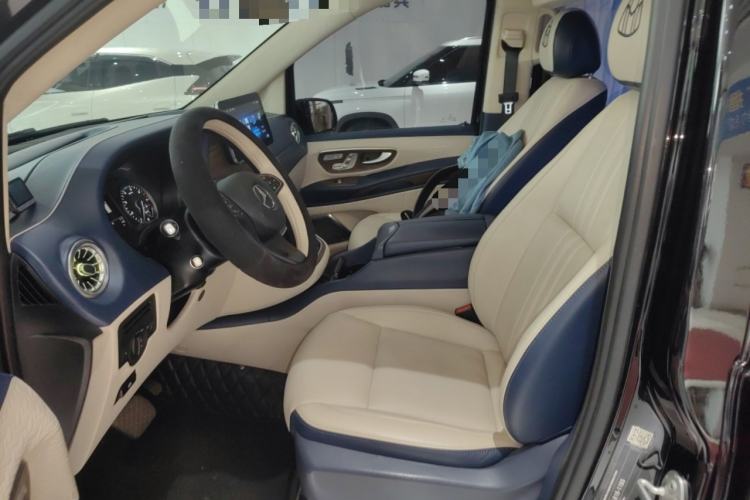 Used Mercedes-Benz Vito 2023 2.0T Elite Version 7 Seats Left Front Seat