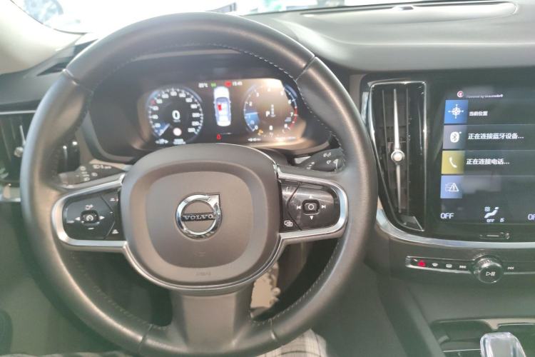 Used Volvo S60 2022 B4 Zhiyuan Luxury Edition