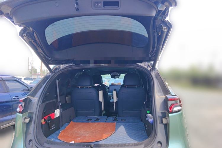 Used BYD Tang New Energy 2022 EV 730KM Luxury Model Trunk