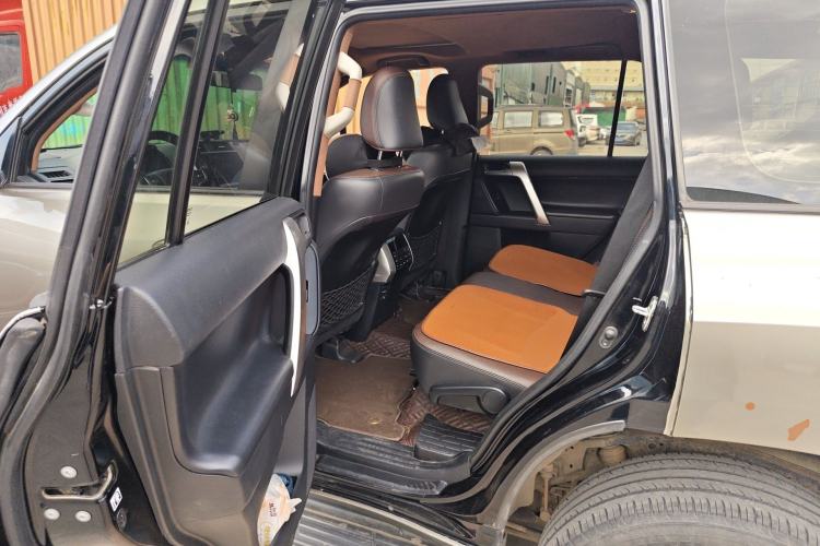 Used Toyota Prado 2019 3.5L Automatic TX-L Deluxe Edition with Rear-Mounted Spare Tire Left Rear Seat