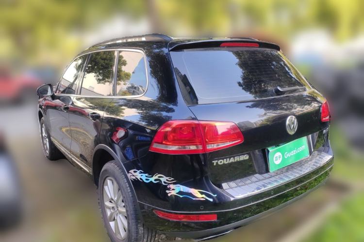 Used Volkswagen Touareg 2011 3.0 TSI High-End Version Rear Left 45 Deg