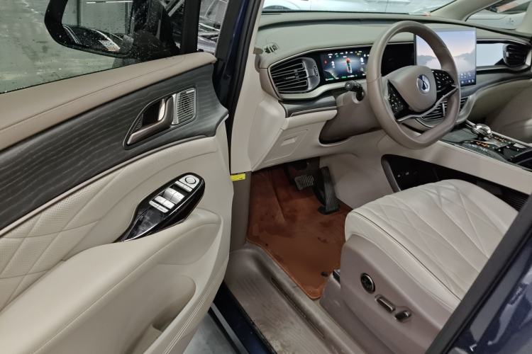 Used Denza D9 2022 DM-i 970 Four-Wheel Drive Prestige Model