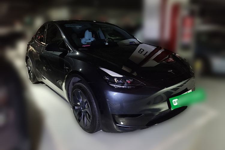 Used Tesla Model Y 2024 Rear-Wheel-Drive Version Front Right 45 Deg