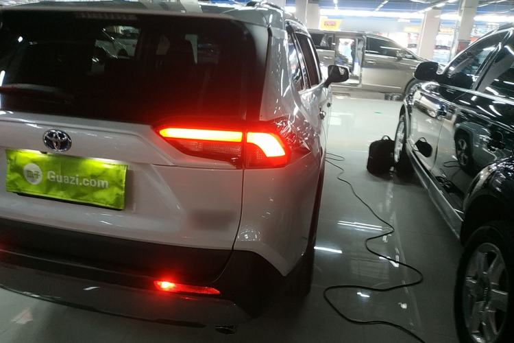 Used Toyota RAV4 2022 Dual-Engine 2.5L E-CVT Four-Wheel Drive Elite Plus Edition
