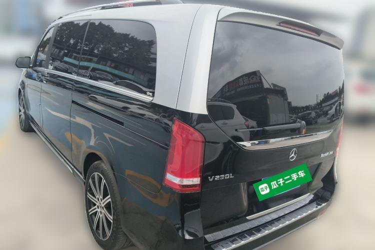 Used Mercedes-Benz V-Class 2022 V 260 L Long-wheelbase Luxury Edition Rear Left 45 Deg