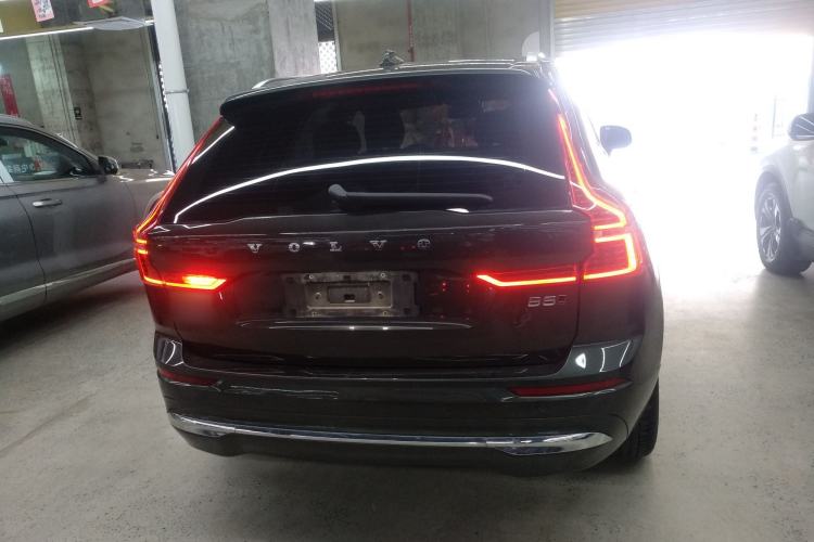 Used Volvo XC60 2022 B5 4x4 Zhiyi Luxury Edition
