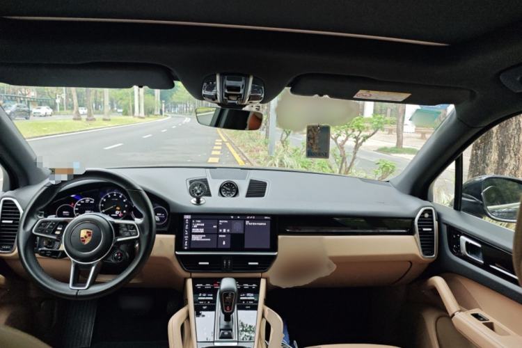 Used Porsche Cayenne E-Hybrid 2019 Cayenne E-Hybrid 2.0T Interior 2