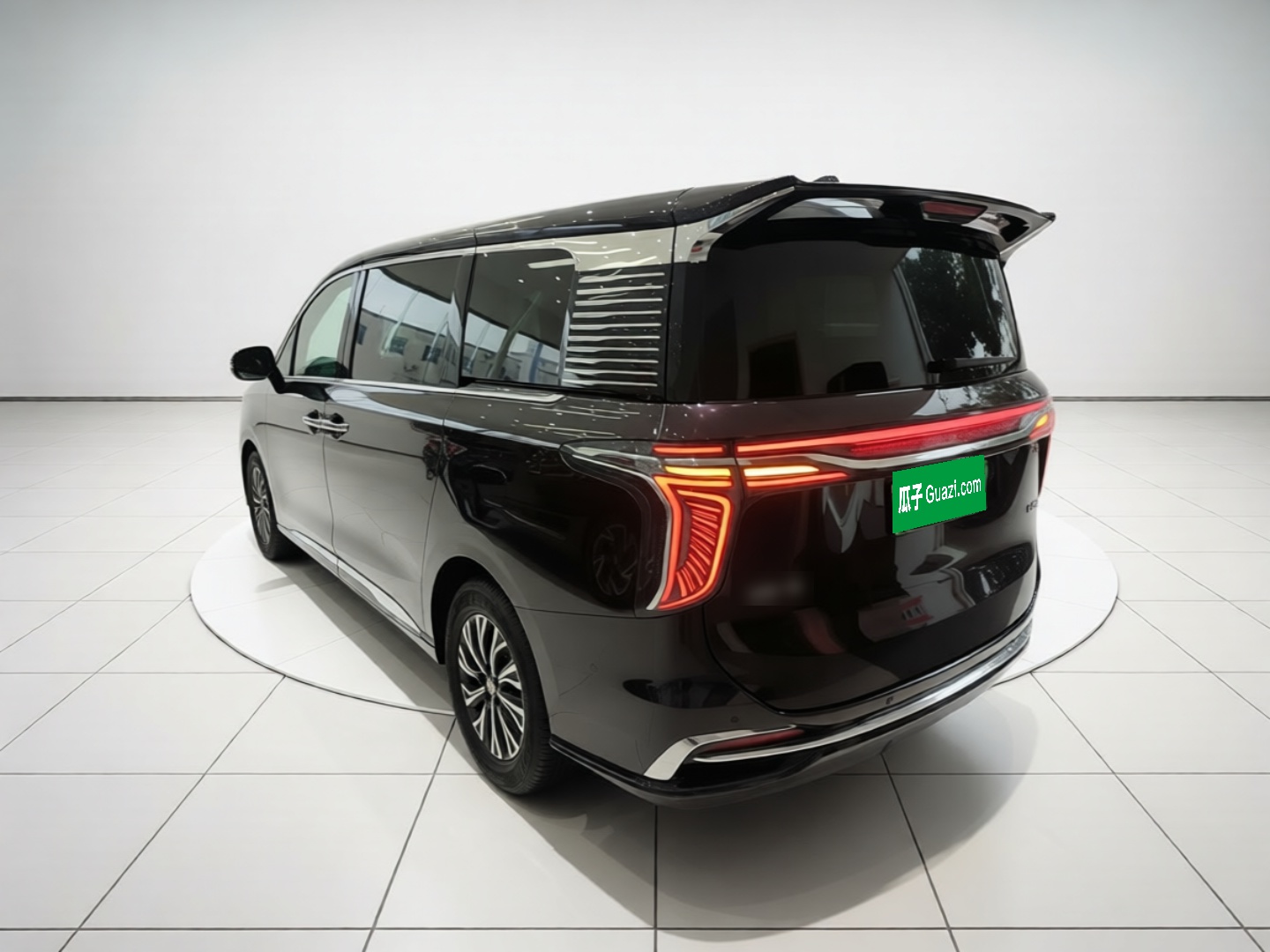 Hongqi HQ9 PHEV 2024 2.0T Four-Wheel Drive Luxury Edition — снимка 4