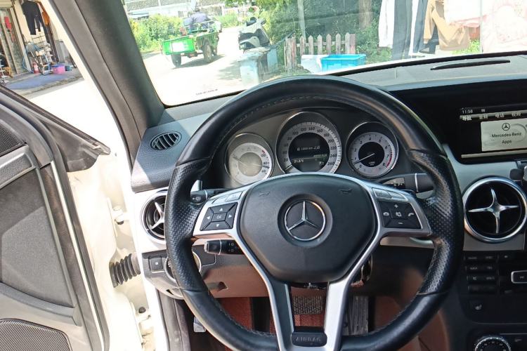 Used Mercedes-Benz GLK-Class 2015 GLK 300 4MATIC Fashion Edition Ultimate Version Steering Wheel