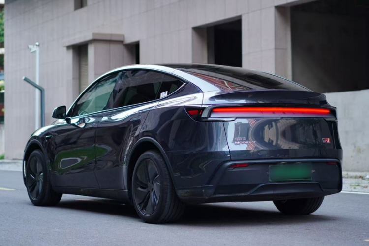 Used Tesla Model Y 2025 Long-Range All-Wheel Drive First Edition
