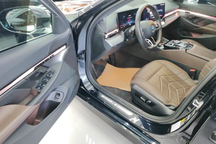 Used BMW i5 2024 eDrive 35L M Sport Package
