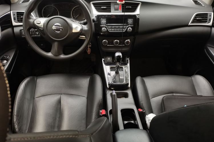 Used Nissan Sylphy 2016 Classic 1.6 XL Automatic Luxury Edition Center Console