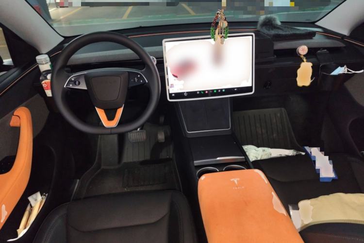 Used Tesla Model Y 2025 Rear-Wheel-Drive Version Center Console