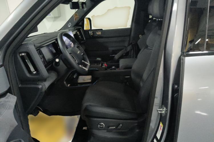 Used Formula Leopard 5 2023 Cloud Ride Flagship Edition