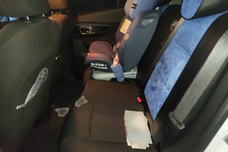 Used Buick Encore 2015 1.4T Automatic Two-Wheel Drive Urban Elite Version Left Rear Seat