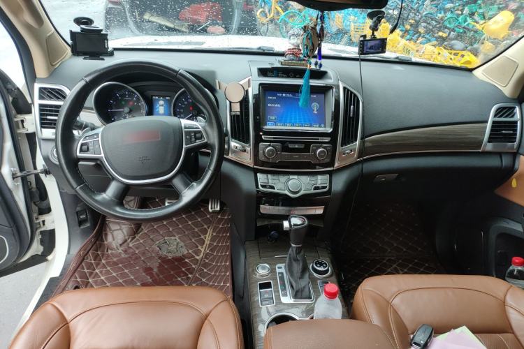 Used Haval H9 2015 2.0T Four-Wheel Drive Luxury 7-Seater Center Console