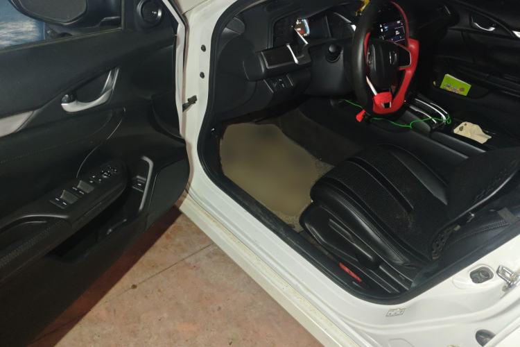 Used Honda Civic 2016 220TURBO CVT Luxury Edition
