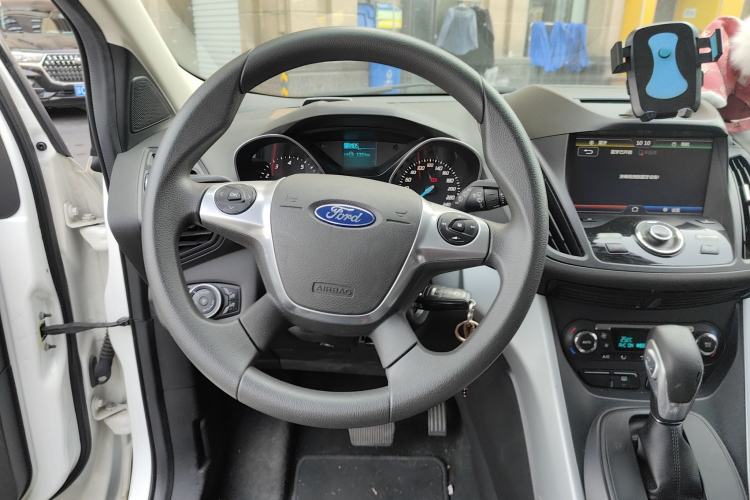 Used Ford Kuga 2015 1.5L GTDi Two-Wheel-Drive Comfort Model Steering Wheel