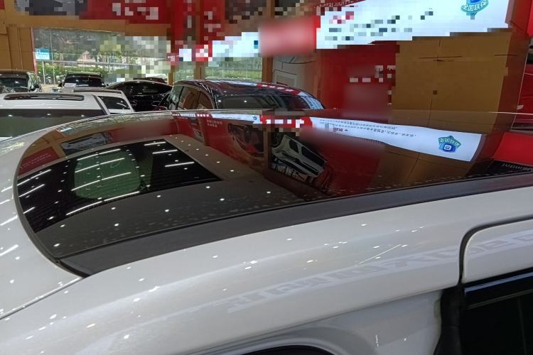 Used XPeng X9 2025 740 Ultra-Long Range Max Roof