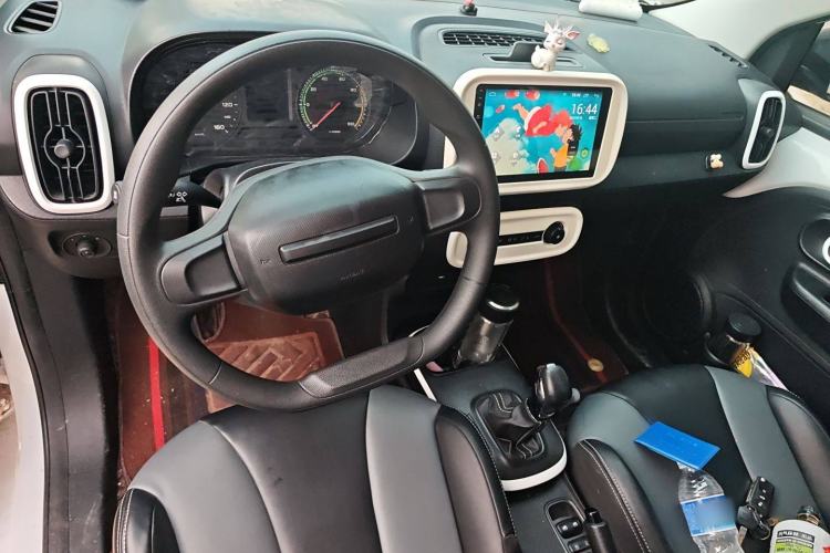 Used Roewe Clever 2022 311km QiQi BoBo Edition Center Console