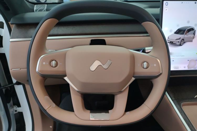 Used ONVO Luxeed L90 2025 Model—Ultra Six-Seater Version