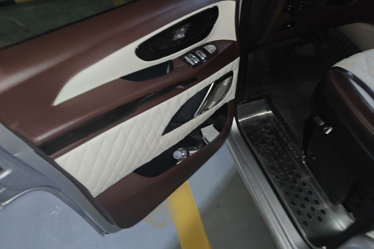 Used Mercedes-Benz Vito 2021 2.0T Elite Version 7 Seats