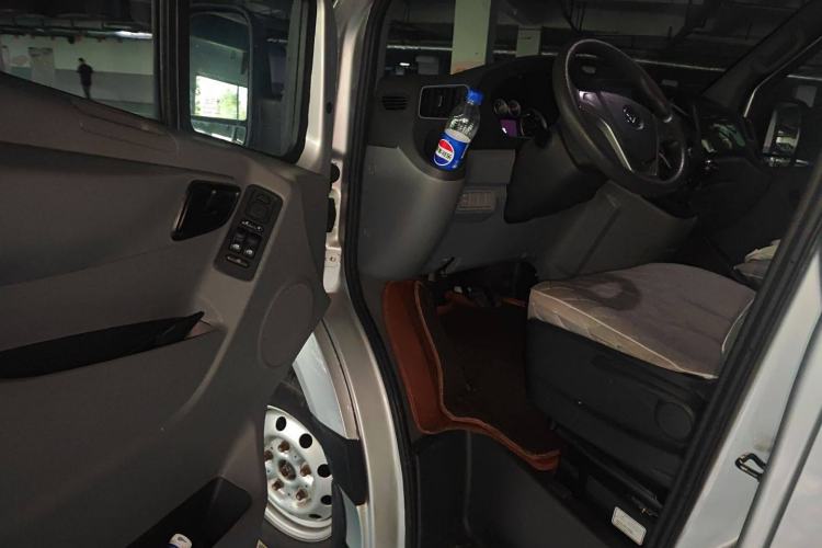 Used Foton Toano 2020 2.5T Manual Tongtu Short Wheelbase Flat Roof 3-Seat 4J25TC3 Driver Seat