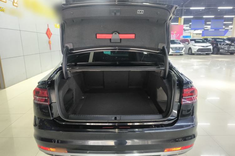 Used Volkswagen Phideon 2018 Revised Version 380TSI Two-Wheel Drive Business Edition
