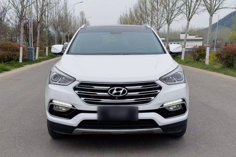 Used Hyundai Santa Fe 2017 2.0T Automatic All-Wheel Drive Smart 7-Seater
