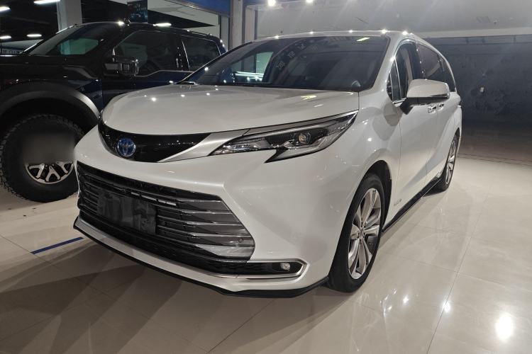 Used Toyota SIENNA 2023 2.5L Hybrid Deluxe Edition