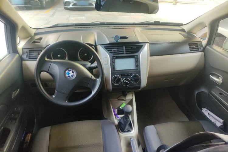 Used Venucia R50 2013 1.6L Manual Fashion Edition