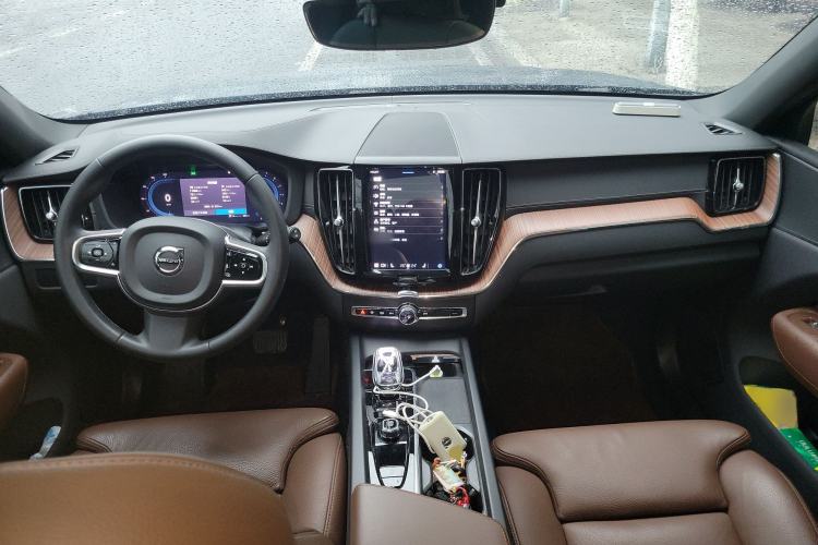 Used Volvo XC60 2024 B5 4x4 Smart Luxury Edition
