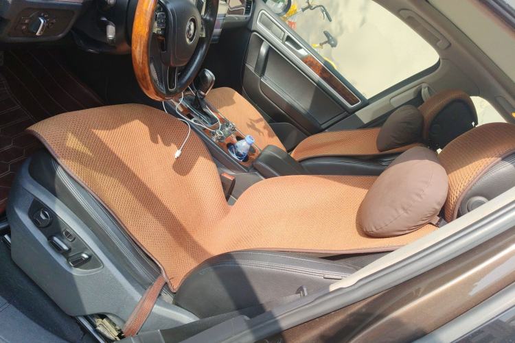 Used Volkswagen Touareg 2011 3.0 TDI Diesel Comfort Version Left Front Seat