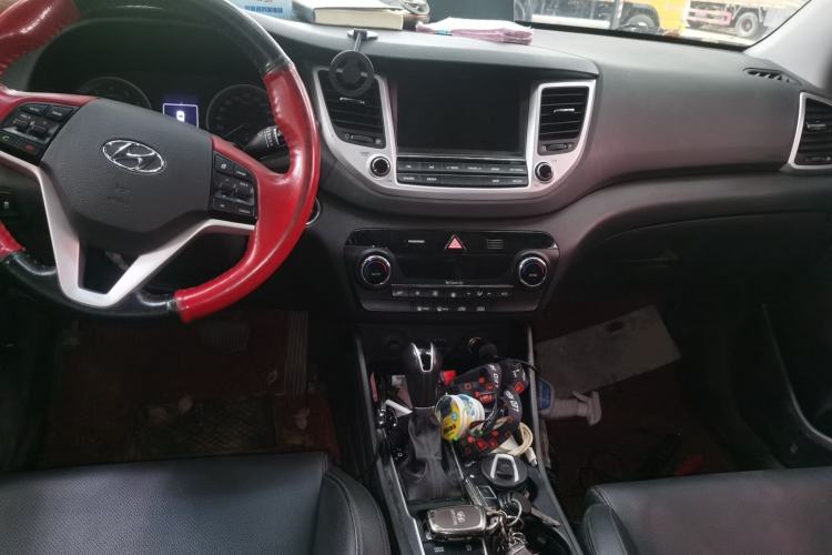 Used Hyundai Tucson 2018 1.6T Dual-Clutch Two-Wheel Drive 15th Anniversary Special Edition